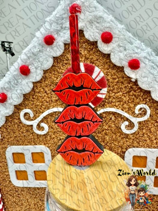 RED LIPS TOPPERS (SET OF 12)